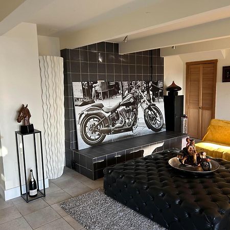 Grouse Cheerful Large Private Bedroom, Bath, Shared Deck, Pool, Hot Tub North Vancouver Ngoại thất bức ảnh