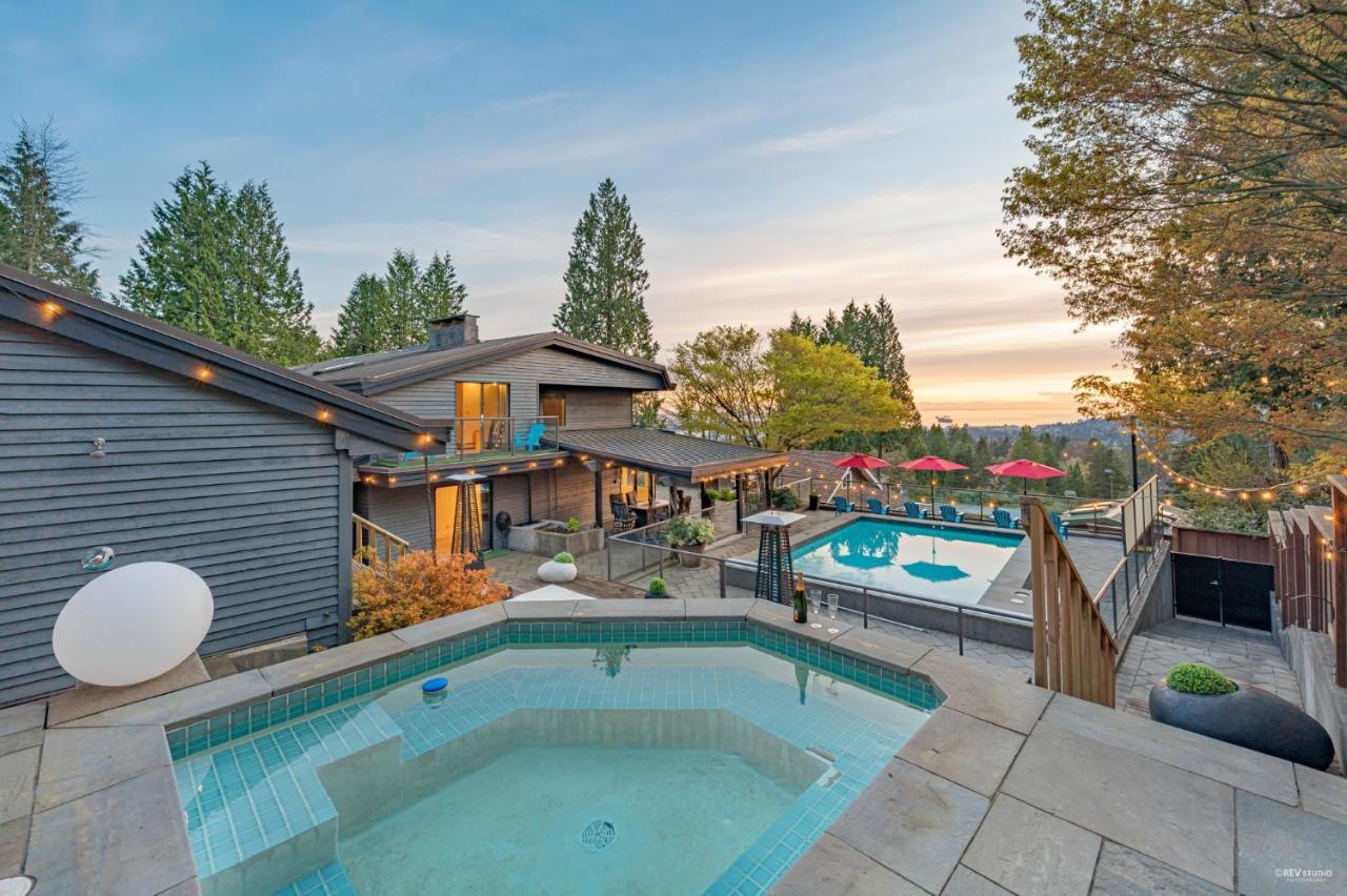 Grouse Cheerful Large Private Bedroom, Bath, Shared Deck, Pool, Hot Tub North Vancouver Ngoại thất bức ảnh