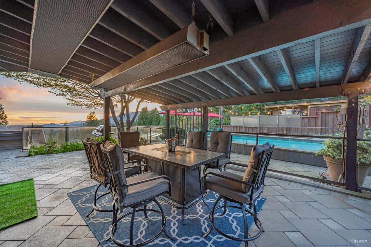 Grouse Cheerful Large Private Bedroom, Bath, Shared Deck, Pool, Hot Tub North Vancouver Ngoại thất bức ảnh