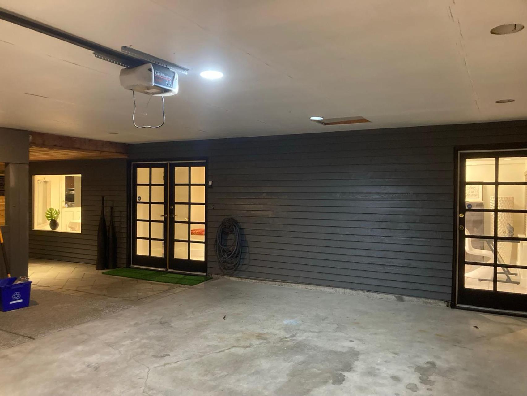 Grouse Cheerful Large Private Bedroom, Bath, Shared Deck, Pool, Hot Tub North Vancouver Ngoại thất bức ảnh