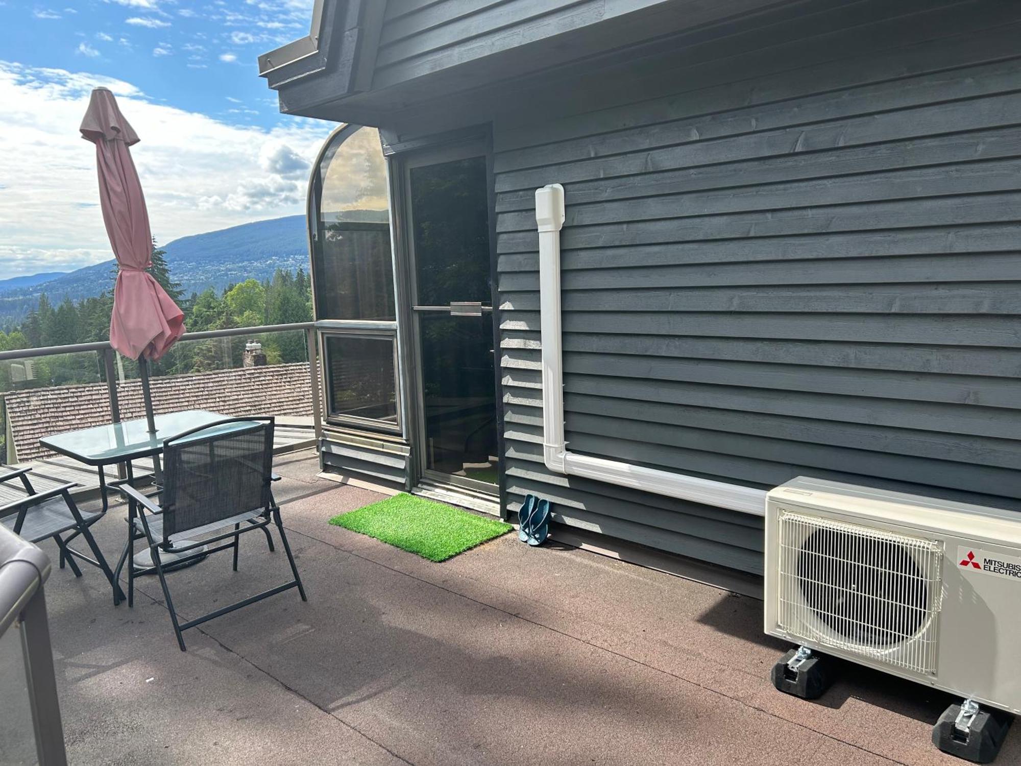 Grouse Cheerful Large Private Bedroom, Bath, Shared Deck, Pool, Hot Tub North Vancouver Ngoại thất bức ảnh