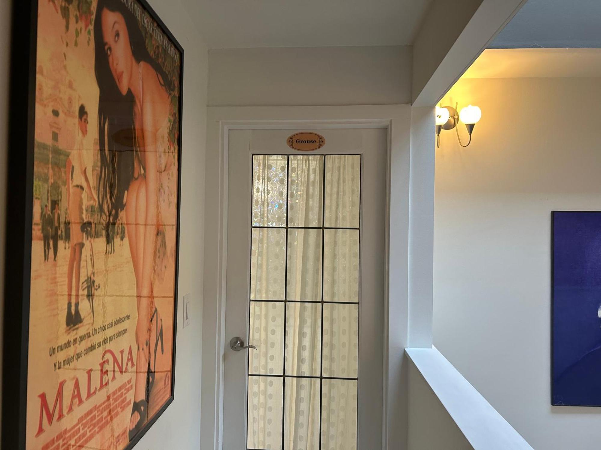 Grouse Cheerful Large Private Bedroom, Bath, Shared Deck, Pool, Hot Tub North Vancouver Ngoại thất bức ảnh