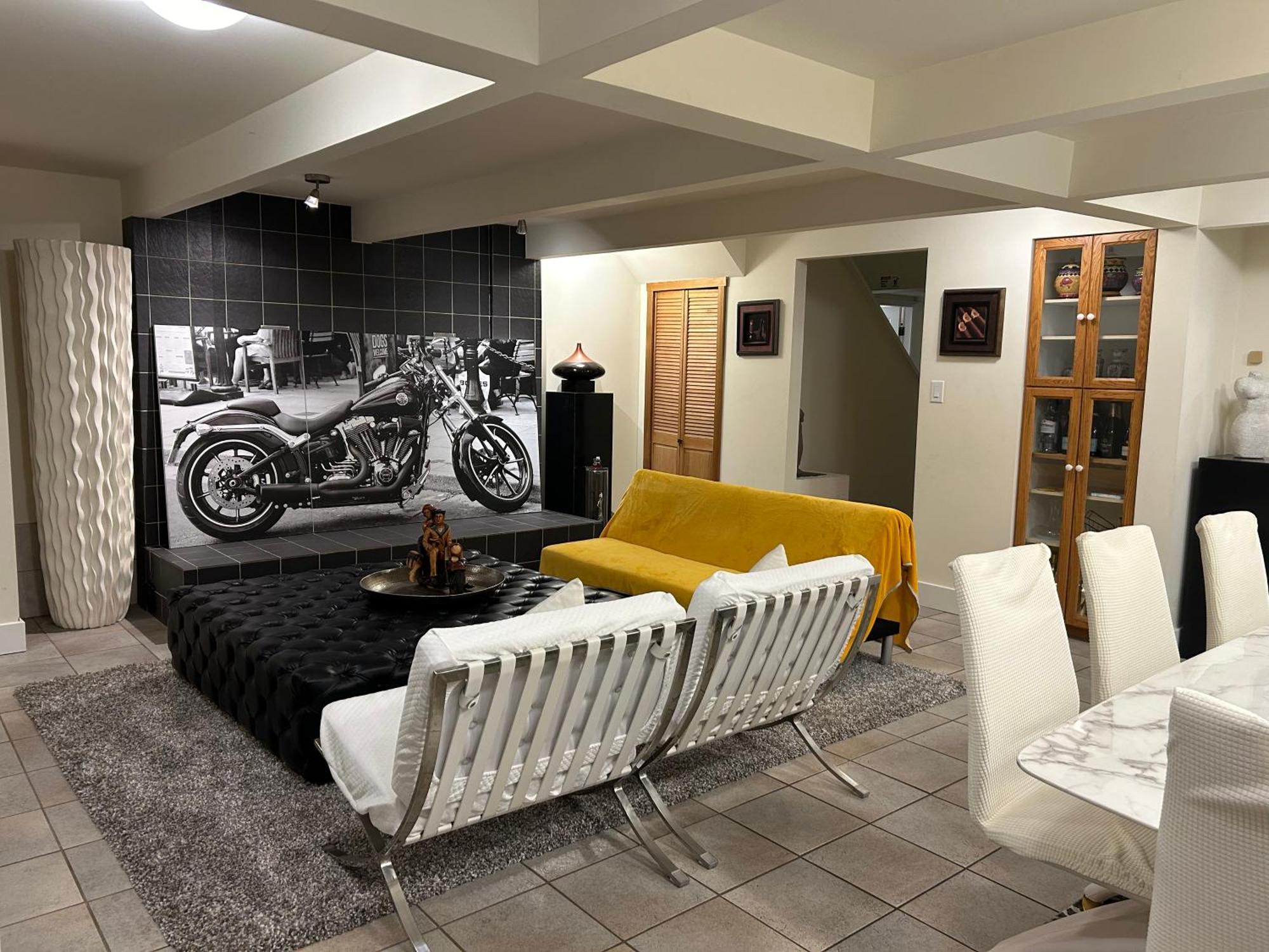 Grouse Cheerful Large Private Bedroom, Bath, Shared Deck, Pool, Hot Tub North Vancouver Ngoại thất bức ảnh