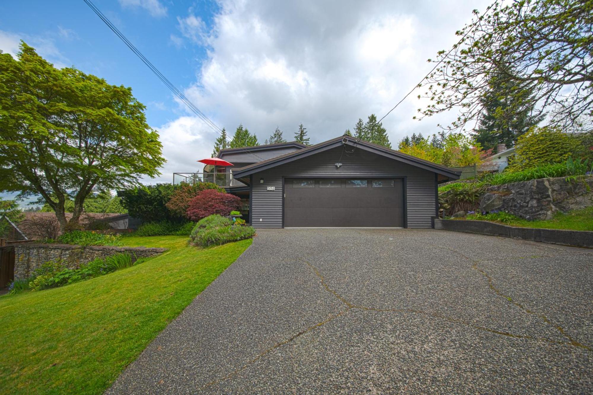 Grouse Cheerful Large Private Bedroom, Bath, Shared Deck, Pool, Hot Tub North Vancouver Ngoại thất bức ảnh